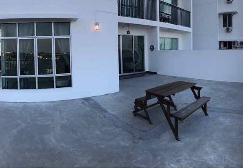 Aliff Avenue @ Tampoi, 2 Bed 2 Batb with big Balcony 