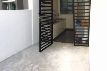Aliff Avenue @ Tampoi, 2 Bed 2 Batb with big Balcony 