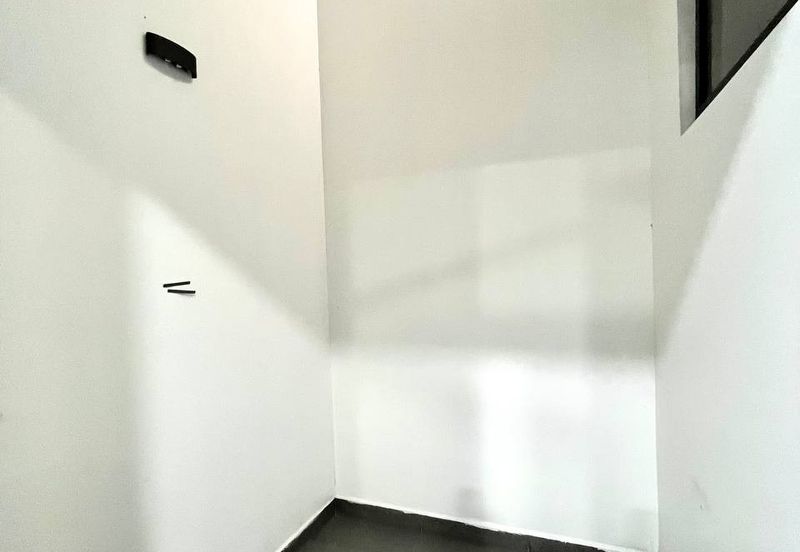 The Canal Garden South, Horizon Hills