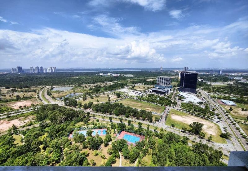 The M @ Medini Macrolink