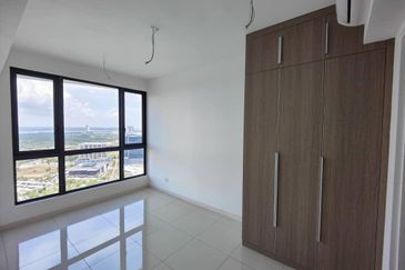 The M @ Medini Macrolink