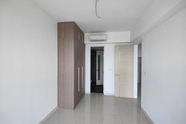 The M @ Medini Macrolink