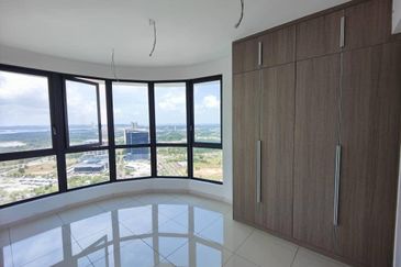 The M @ Medini Macrolink