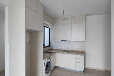 The M @ Medini Macrolink