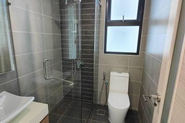 The M @ Medini Macrolink