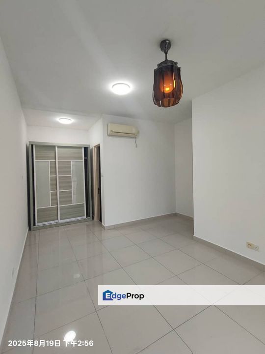 SkySuites @ Jb Town, Condo For Rent Partial Furnish with 2 Parking Lots , Johor, Johor Bahru