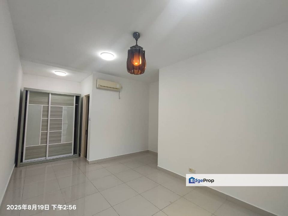 SkySuites @ Jb Town, Condo For Rent Partial Furnish with 2 Parking Lots , Johor, Johor Bahru