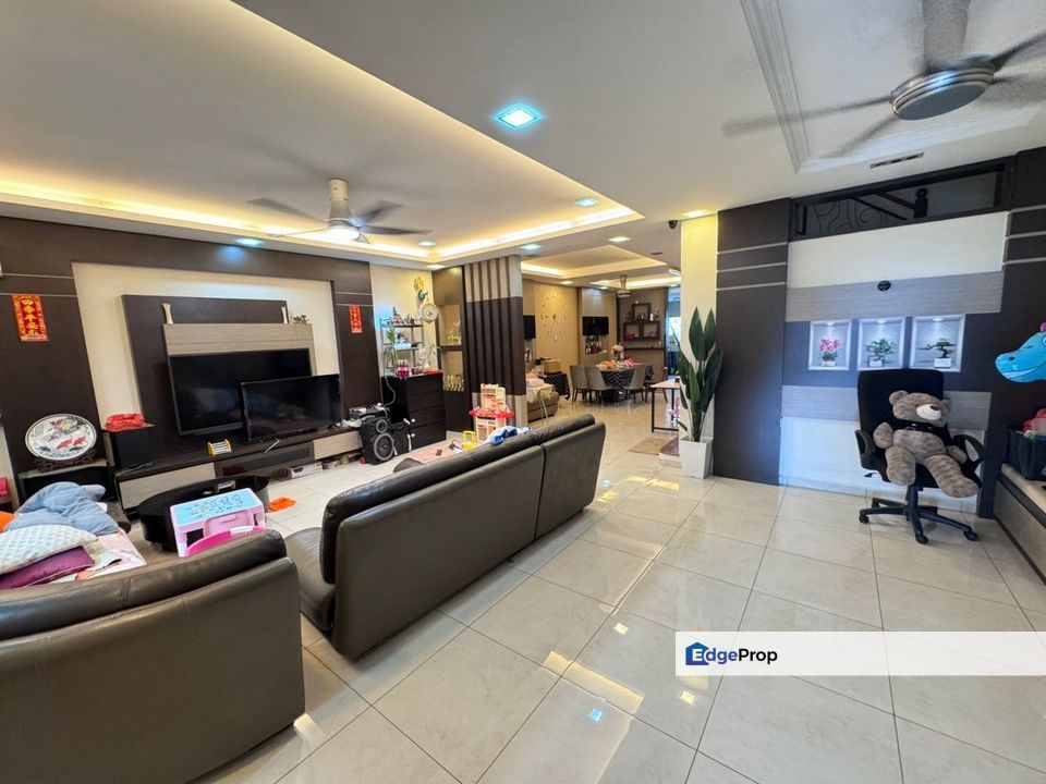 Taman Sutera Utama @ Skudai, 2.5 Storey Superlink House For Sale Fully Renovated, Unblock View , Johor, Skudai