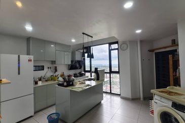 Mewah View Luxurious Apartments