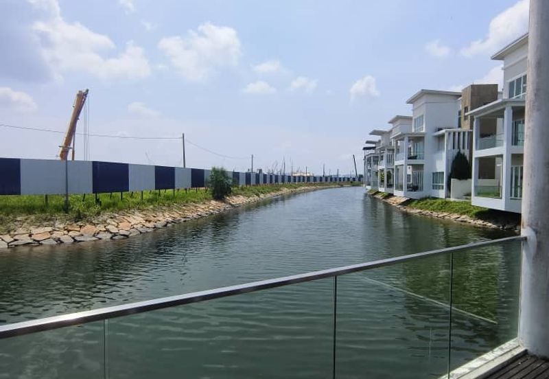 Isola Villa @ Senibong Cove