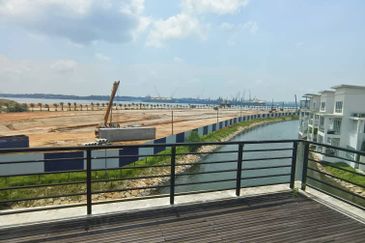 Isola Villa @ Senibong Cove