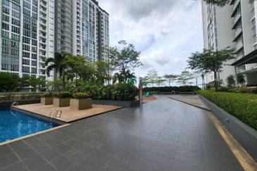 Meridin Bayvue Apartment