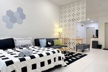 Akademik Suite @ Mount Austin