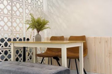 Akademik Suite @ Mount Austin