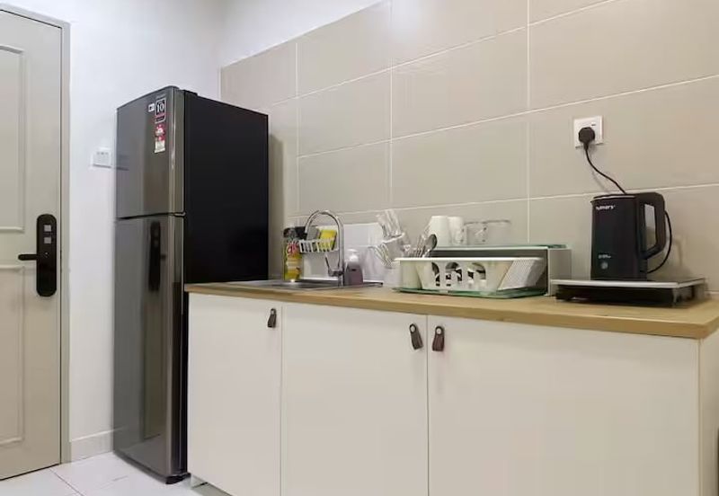 Akademik Suite @ Mount Austin