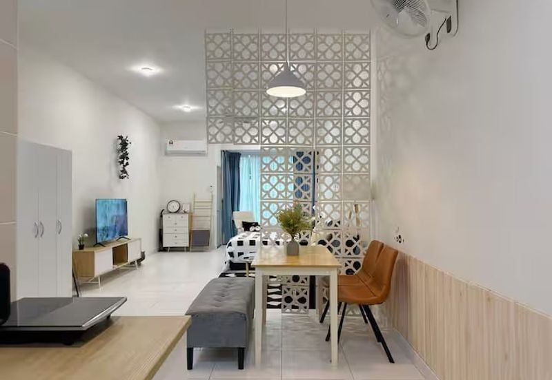 Akademik Suite @ Mount Austin