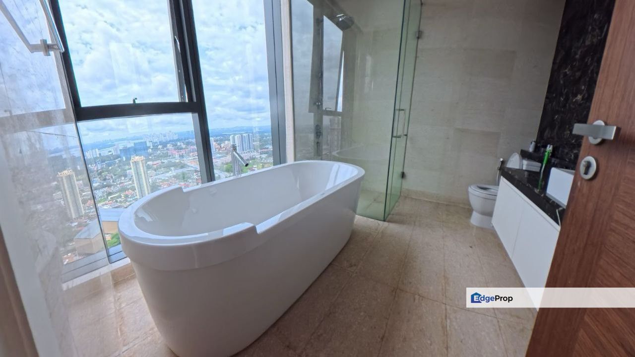 The Astaka @ 1 Bukit Senyum, For Sale High Floor, Seaview , Johor, Johor Bahru