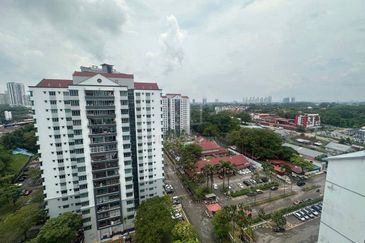 Bistari Impian Apartment @ Larkin