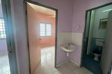 Bistari Impian Apartment @ Larkin