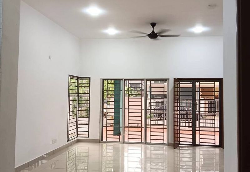 Taman Nusatara Prima @ Iskandar Puteri, Double Storey Cluster For Rent 