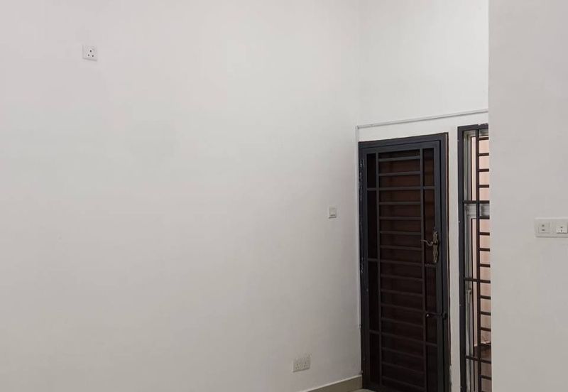 Taman Nusatara Prima @ Iskandar Puteri, Double Storey Cluster For Rent 