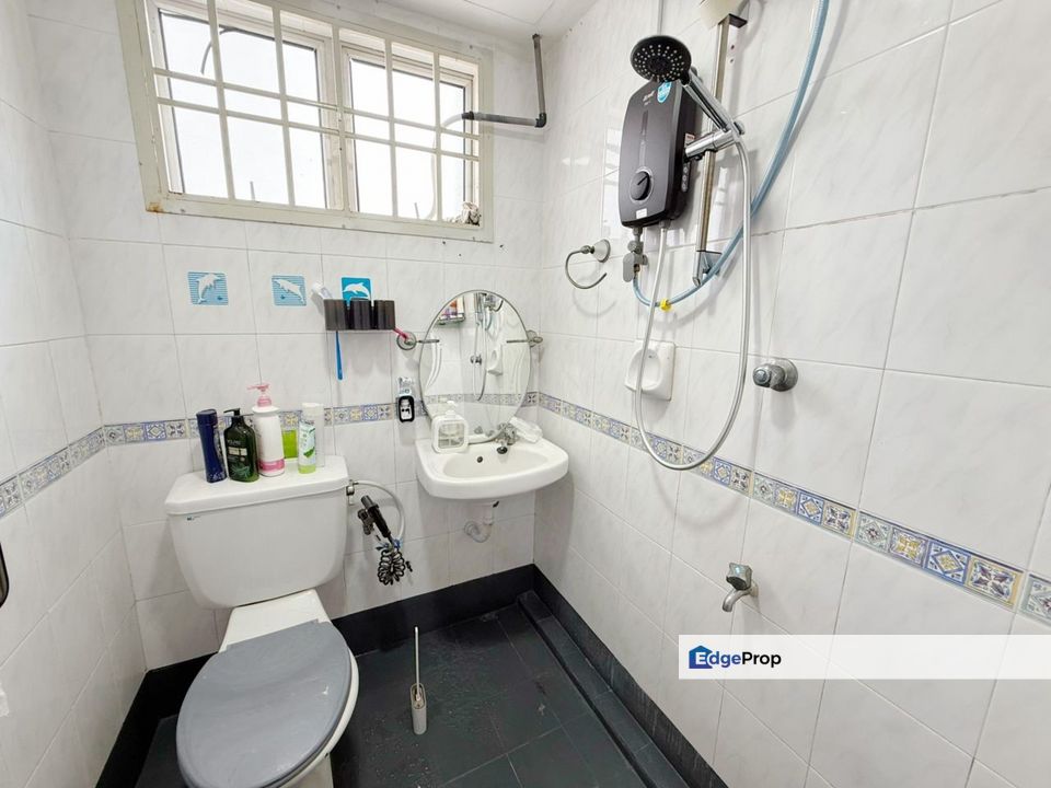 Bayu Puteri 2 Apartment @ Taman Bayu Puteri, For Sale Fully Renovated, Gated Guarded , Johor, Johor Bahru