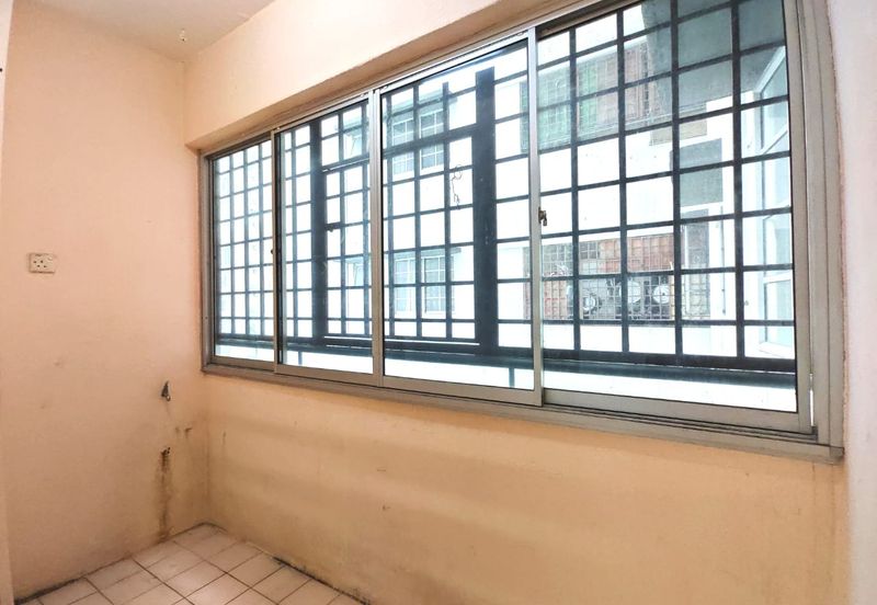 Sri Impian Apartment, Larkin Perdana