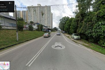 Kangkar Tebrau @ Taman Bunga Rose, Taman Daya,Pandan!  Double Storey Shoplot For sale 