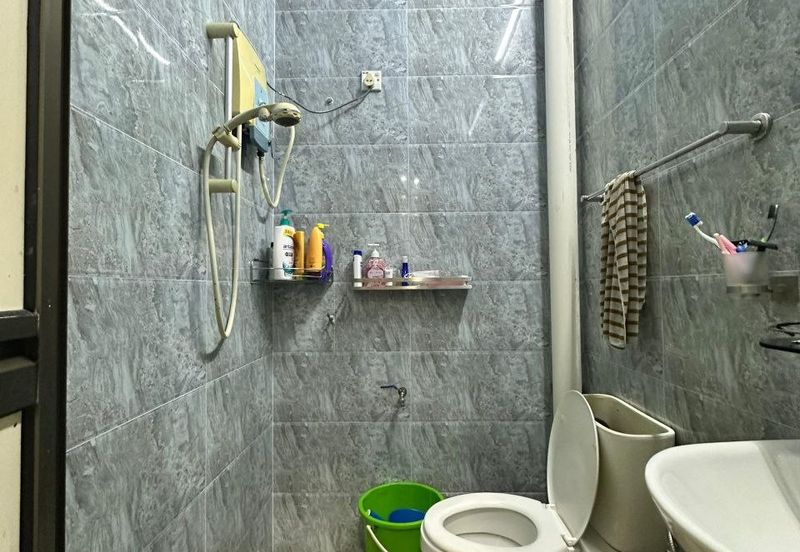 Taman Bestari Indah @ Ulu Tiram, Single Storey Terrace 24x70, Renovated 