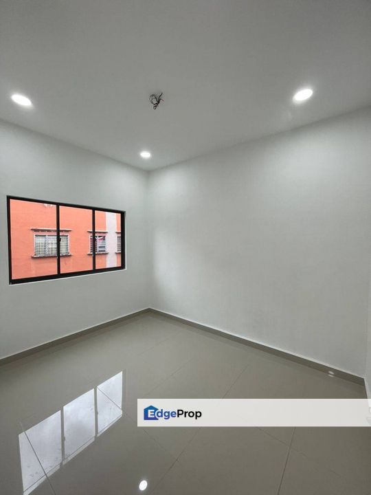 Flat Pulai Utama @ Skudai, Low Cost, 3rd Floor, Fully Renovated , Johor, Skudai