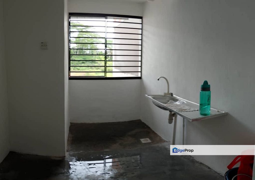 Taman Desa Kempas Flat Low Cost For Sale 1st Floor Spacious Car Park , Johor, Johor Bahru