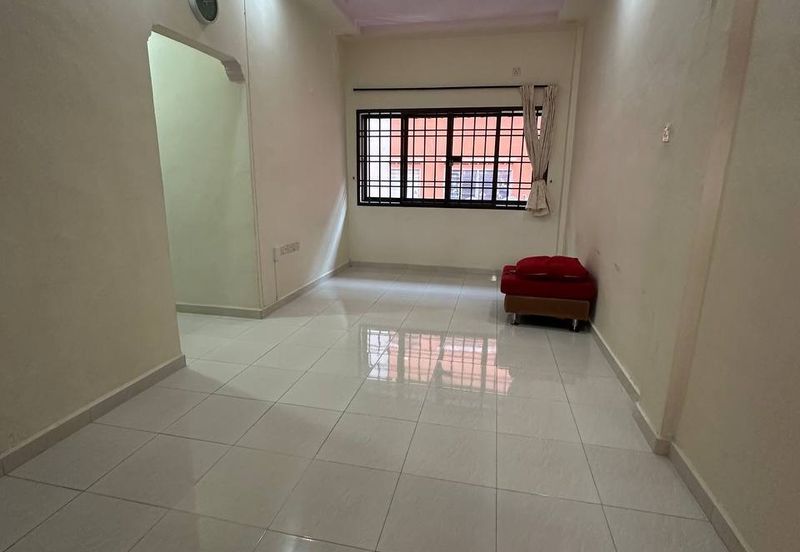 Taman Pulai Utama Flat