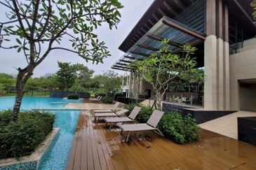 Emerald Bay @ Puteri harbour