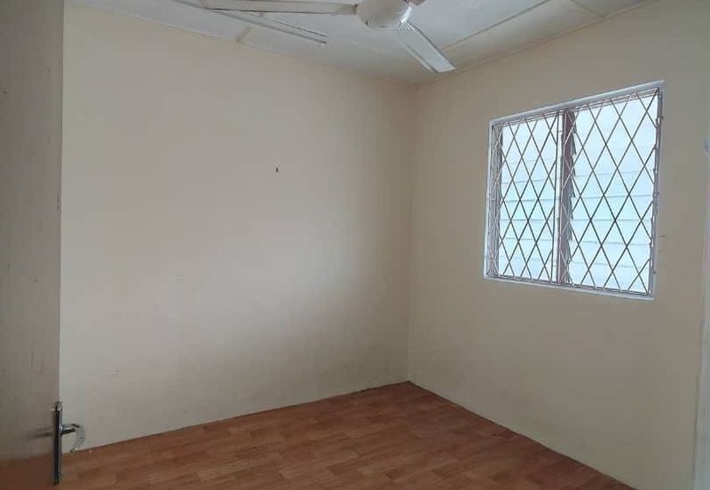 Flat Taman Ungku Tun Aminah