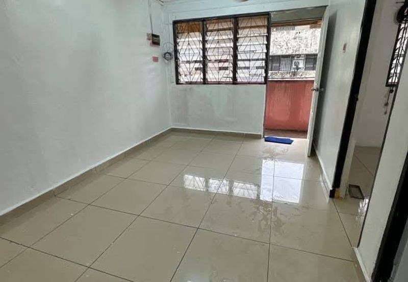 Flat Taman Ungku Tun Aminah