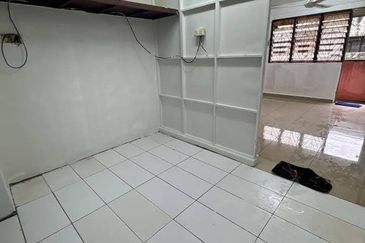 Flat Taman Ungku Tun Aminah