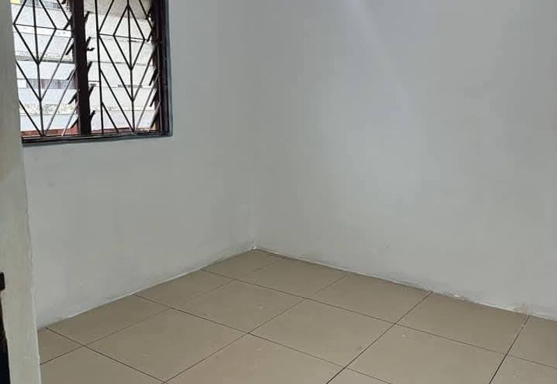 Flat Taman Ungku Tun Aminah