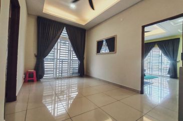 Taman Nusantara Prima @ Iskandar Puteri, Nusajaya Double Storey Cluster For Sale Fully Renovated with good Condition 