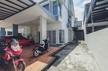 Taman Nusantara Prima @ Iskandar Puteri, Nusajaya Double Storey Cluster For Sale Fully Renovated with good Condition 