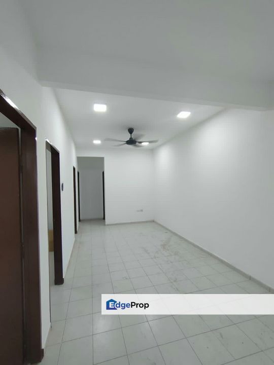Taman Scientex Senai, Townhouse Upper Floor For Sale , Johor, Senai
