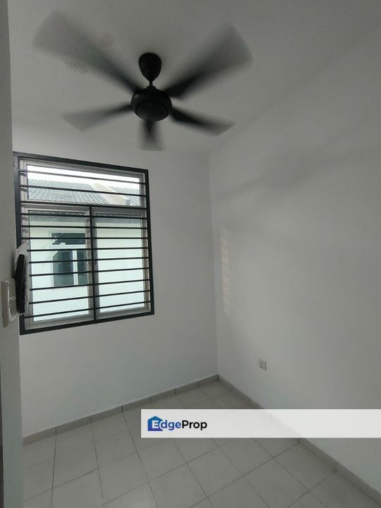 Taman Scientex Senai, Townhouse Upper Floor For Sale , Johor, Senai