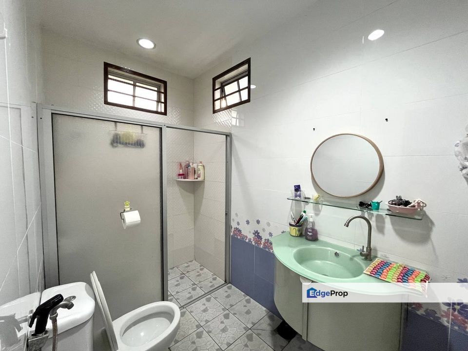 Taman Megah Ria @ Masai, Single Storey Semi Detached,  For Sale Extra 20ft Side Land, Renovated Unit , Johor, Masai