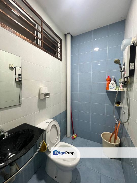 Taman Megah Ria @ Masai, Single Storey Semi Detached,  For Sale Extra 20ft Side Land, Renovated Unit , Johor, Masai