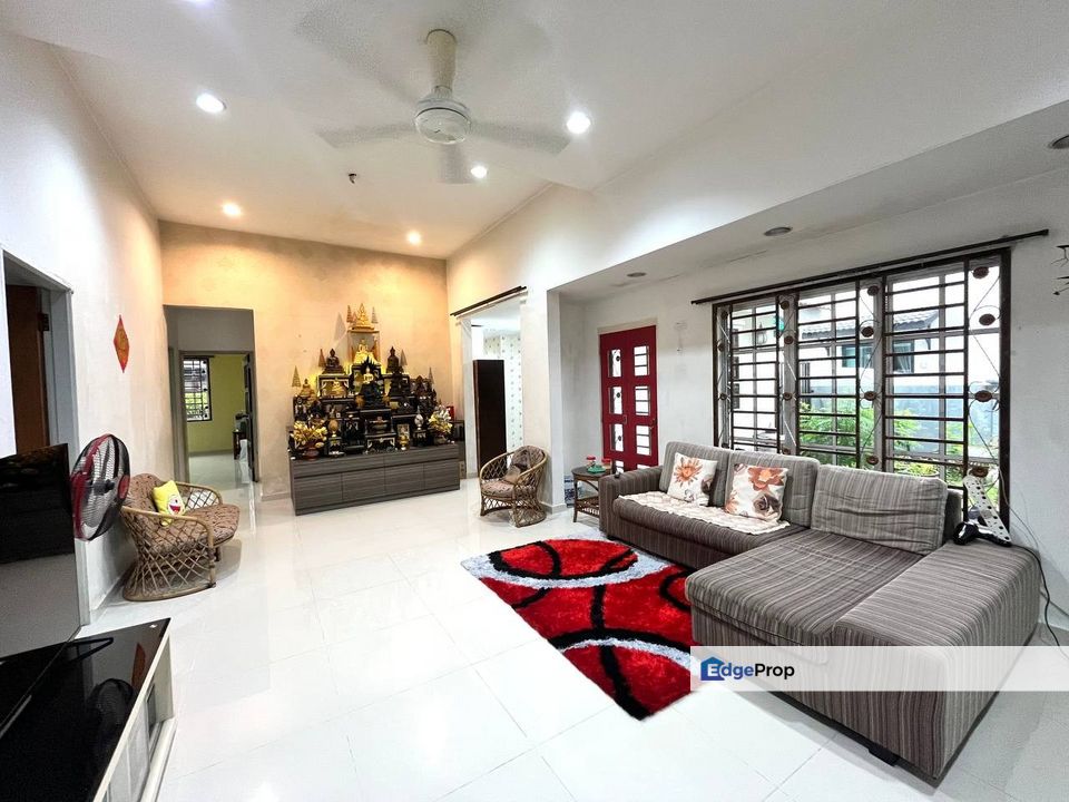 Taman Megah Ria @ Masai, Single Storey Semi Detached,  For Sale Extra 20ft Side Land, Renovated Unit , Johor, Masai