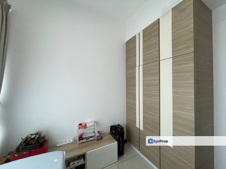Paragon Residence @ Straits View, Big Size Apartment For Sale High Floor , Johor, Johor Bahru