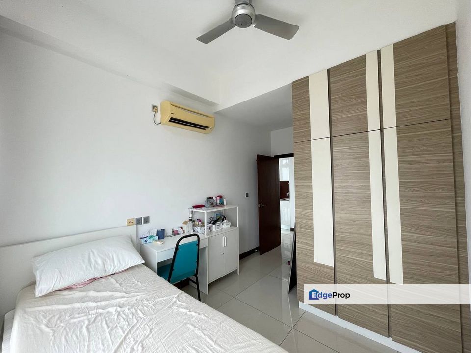 Paragon Residence @ Straits View, Big Size Apartment For Sale High Floor , Johor, Johor Bahru