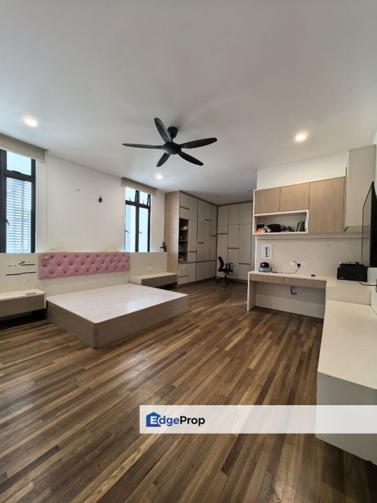 Isola Grandeur @ Senibong Cove, Permas Jaya, 3 Storey Bungalow with Canal View For Sale Fully Renovated , Johor, Masai