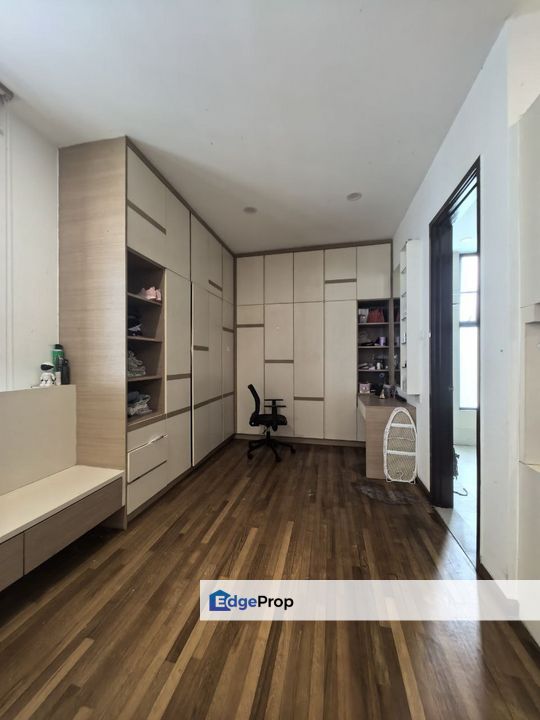 Isola Grandeur @ Senibong Cove, Permas Jaya, 3 Storey Bungalow with Canal View For Sale Fully Renovated , Johor, Masai