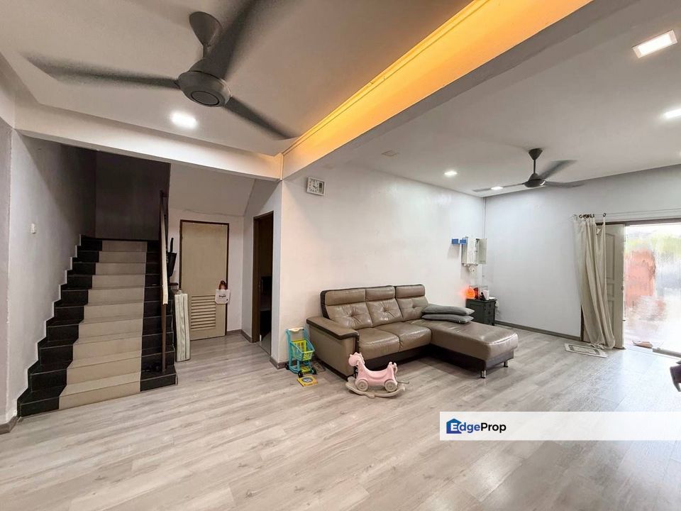 Taman Megah Ria @ Masai, 1.5 Storey Semi Detached For Sale, Fully Renovated , Johor, Masai