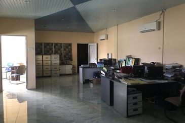 OFF JALAN BUKIT KEMUNING